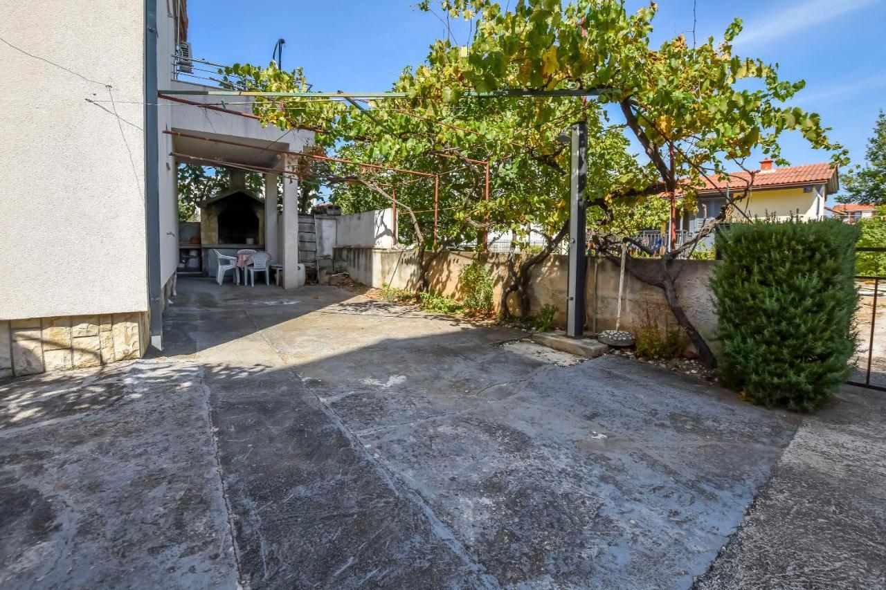 Apartments Karleusa 罗戈兹尼察 外观 照片