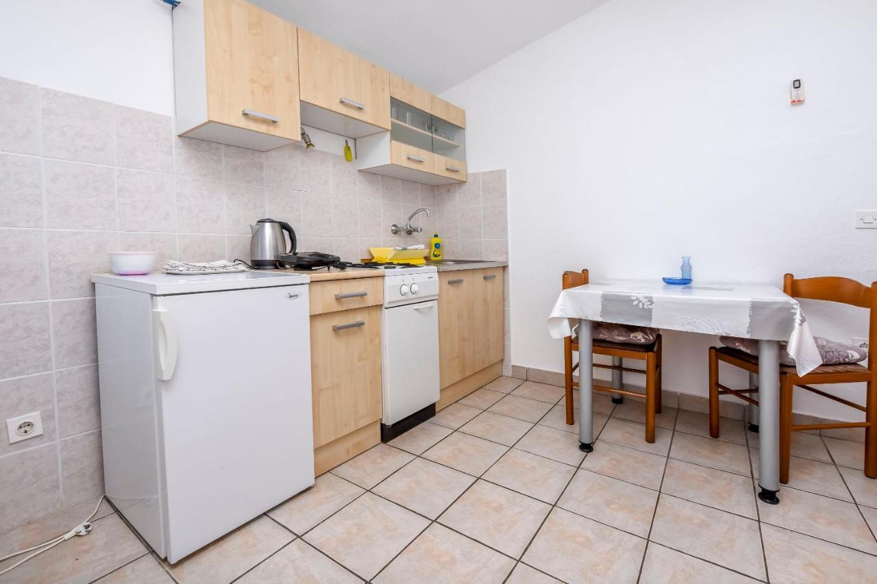 Apartments Karleusa 罗戈兹尼察 外观 照片