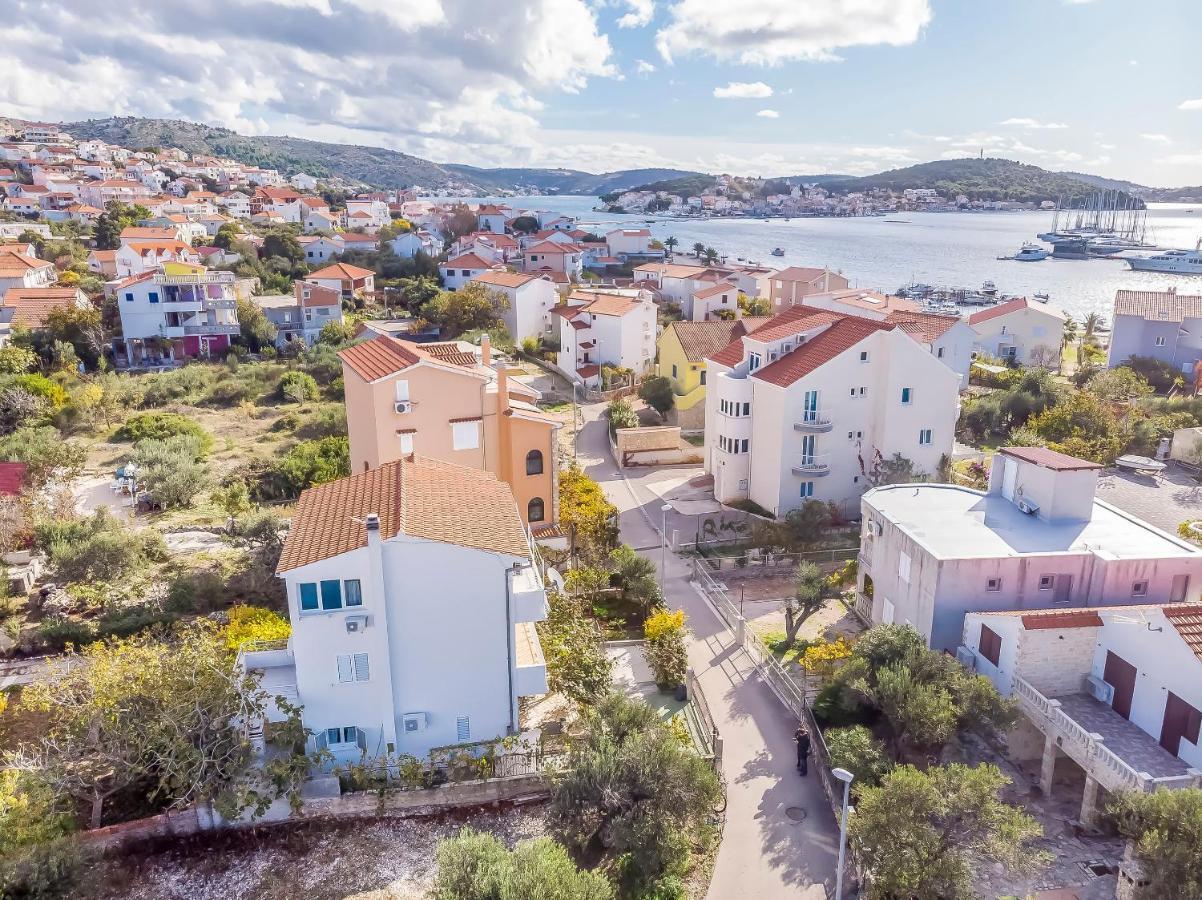 Apartments Karleusa 罗戈兹尼察 外观 照片